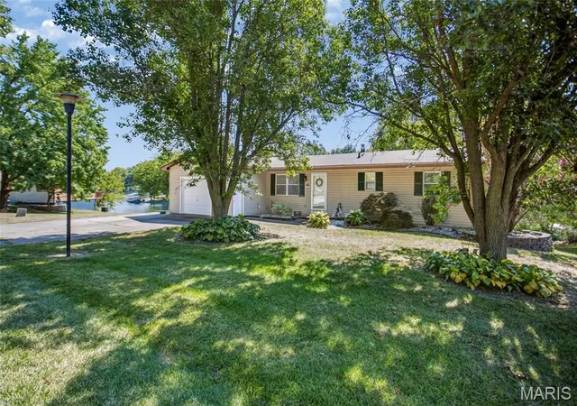 Single family home for sale at 712 Riviera Cir, Edwardsville, IL 62025 | MLS# MIS26057264