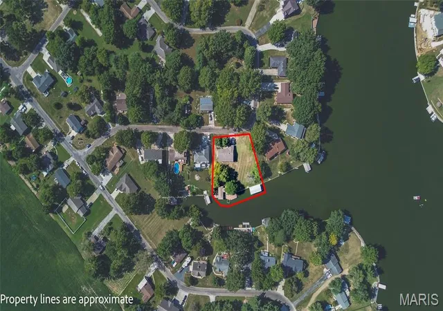 Photo 3 of Single family home for sale at 712 Riviera Cir, Edwardsville, IL 62025 | MLS# MIS26057264 | Listing updated on 2026-09-14