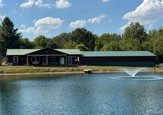 Photo 1 of Single family home for sale at 1370 Lily Ln, Greenville, IL 62246 | MLS# MIS26057271 | Listing updated on 2026-09-04