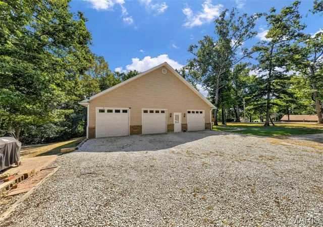 Photo 4 of Single family home for sale at 1564 Hwy J, Wright City, MO 63390 | MLS# MIS26057286 | Listing updated on 2026-10-09
