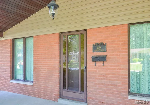 Photo 2 of Single family home for sale at 1628 Whitlow Dr, Belleville, IL 62226 | MLS# MIS26057295 | Listing updated on 2026-09-08