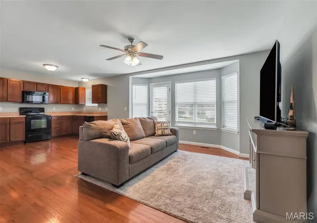 Photo 3 of Townhouse for sale at 871 Foxgrove Dr, Fairview Heights, IL 62208 | MLS# MIS26057297 | Listing updated on 2026-09-24
