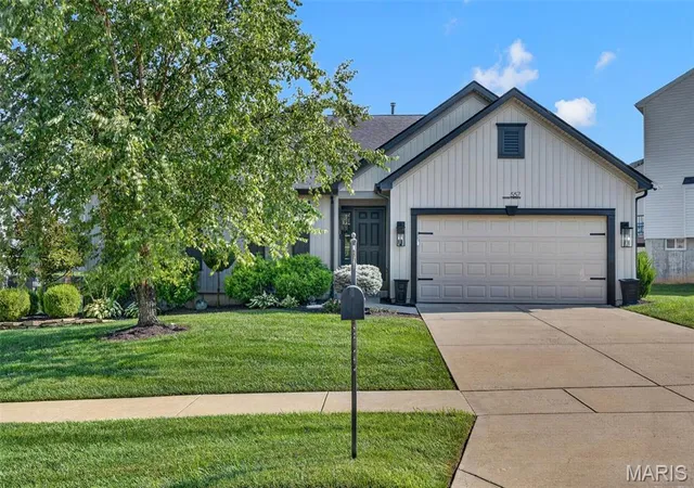 Photo 2 of Sale Pending at 557 Crystal Strm Dr, Wentzville, MO 63385 | MLS# MIS26057301 | Listing updated on 2026-09-18