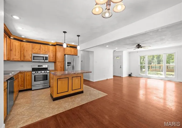 Photo 2 of Single family home for sale at 50 Cheshire Dr, Belleville, IL 62223 | MLS# MIS26057306 | Listing updated on 2026-09-05