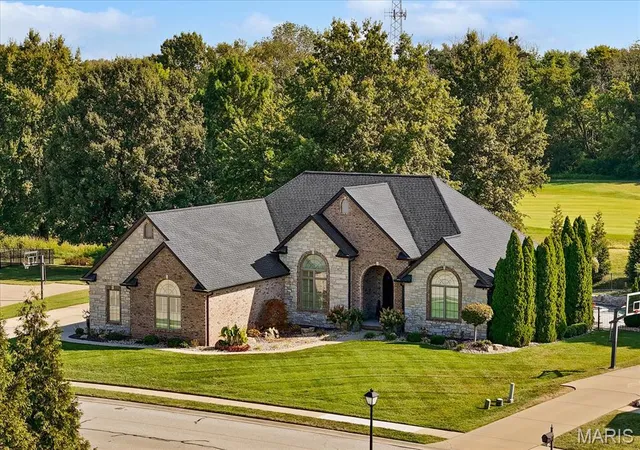 Photo 3 of Single family home for sale at 348 Forest Oaks Dr, Caseyville, IL 62232 | MLS# MIS26057309 | Listing updated on 2026-10-14