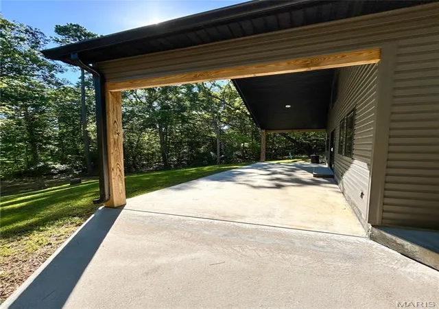 Photo 3 of Single family home for sale at 10168 Ayres Rd, Potosi, MO 63664 | MLS# MIS26057324 | Listing updated on 2026-09-14