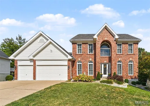 Single family home for sale at 4960 Sunset Oaks Ln, Saint Louis, MO 63128 | MLS# MIS26057325