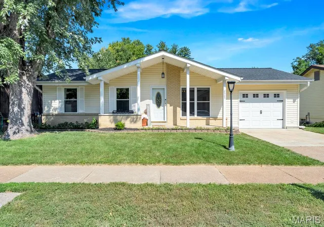 Photo 1 of Sale Pending at 2505 Denlo Ct, Fenton, MO 63026 | MLS# MIS26057330 | Listing updated on 2026-09-25