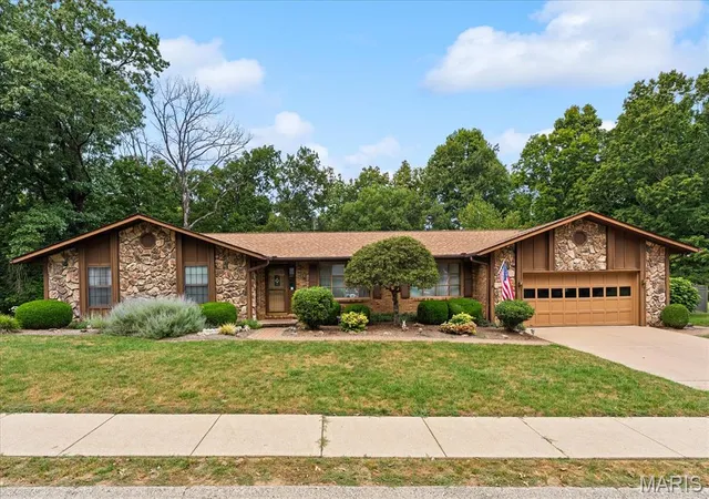 Photo 1 of Single family home for sale at 108 W Brittany Ln, O Fallon, IL 62269 | MLS# MIS26057333 | Listing updated on 2026-09-14