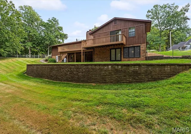 Photo 2 of Single family home for sale at 108 W Brittany Ln, O Fallon, IL 62269 | MLS# MIS26057333 | Listing updated on 2026-09-14