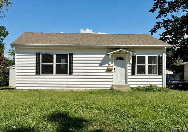 Single family home for sale at 212 La Motte Ln, Saint Louis, MO 63135 | MLS# MIS26057338