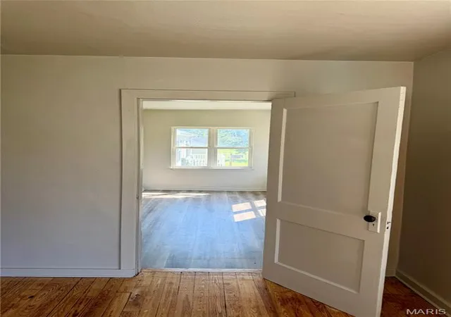 Photo 3 of Single family home for sale at 212 La Motte Ln, Saint Louis, MO 63135 | MLS# MIS26057338 | Listing updated on 2026-09-05