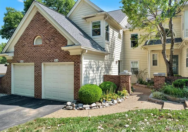 Photo 1 of Condo for sale at 3018 Autumn Shrs Dr, Maryland Heights, MO 63043 | MLS# MIS26057352 | Listing updated on 2026-09-08