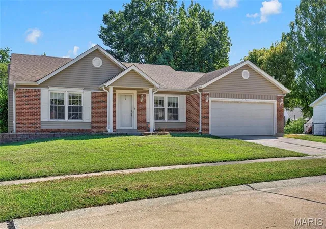 Photo 3 of Single family home for sale at 15556 97th Avenue, Florissant, MO 63034 | MLS# MIS26057357 | Listing updated on 2026-10-02