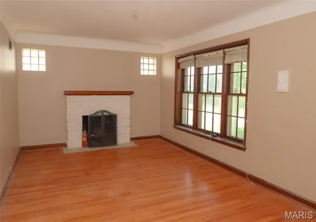 Photo 3 of Sale Pending at 1067 Melvin Ave, Saint Louis, MO 63137 | MLS# MIS26057362 | Listing updated on 2026-09-16