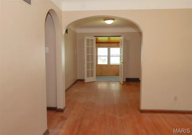 Photo 4 of Sale Pending at 1067 Melvin Ave, Saint Louis, MO 63137 | MLS# MIS26057362 | Listing updated on 2026-09-16