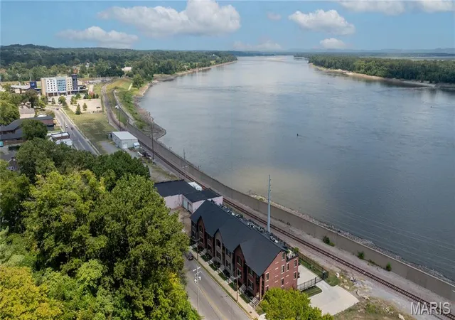 Photo 2 of Townhouse for sale at 292 N Main St, Cape Girardeau, MO 63701 | MLS# MIS26057364 | Listing updated on 2026-09-14