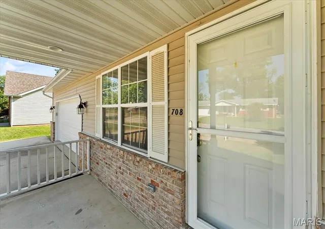 Photo 4 of Single family home for sale at 708 S Library St, Waterloo, IL 62298 | MLS# MIS26057374 | Listing updated on 2026-09-06