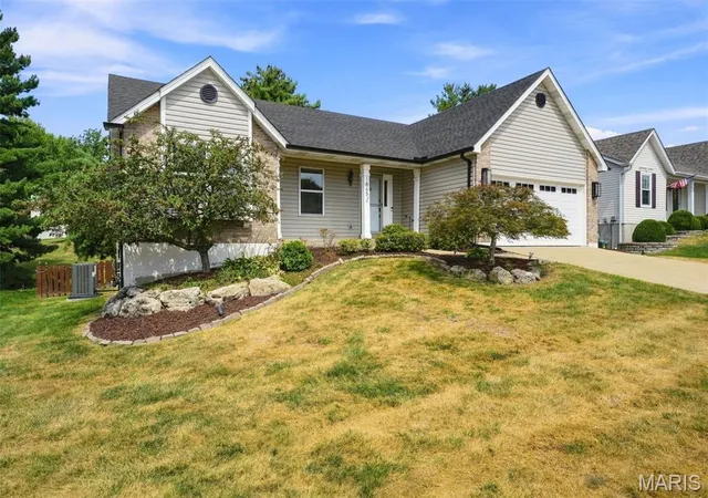Photo 2 of Sale Pending at 1665 Wild Goose Run, Saint Charles, MO 63303 | MLS# MIS26057385 | Listing updated on 2026-09-14