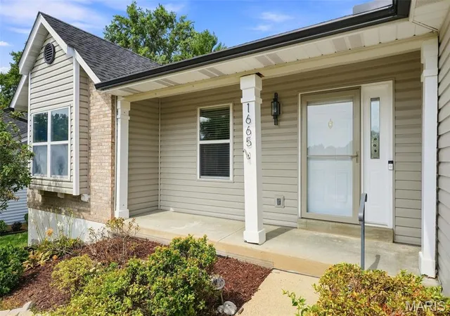Photo 3 of Sale Pending at 1665 Wild Goose Run, Saint Charles, MO 63303 | MLS# MIS26057385 | Listing updated on 2026-09-14