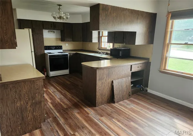 Photo 3 of Single family home for sale at 410 S Oak St, Union, MO 63084 | MLS# MIS26057387 | Listing updated on 2026-09-25