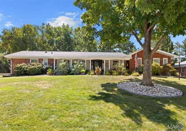Photo 2 of Sale Pending at 11958 Rocky Dr, Saint Louis, MO 63141 | MLS# MIS26057396 | Listing updated on 2026-09-26