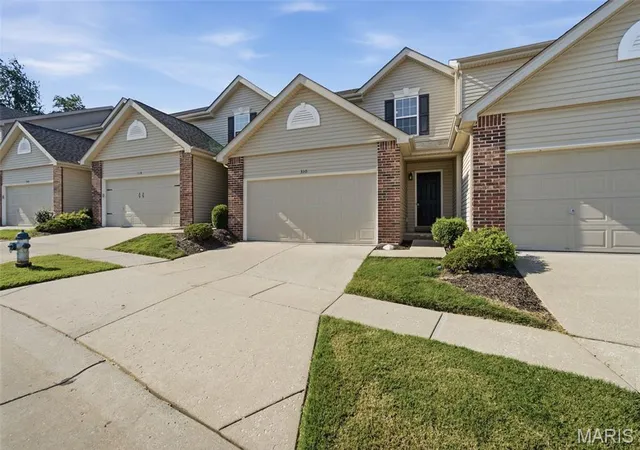Photo 2 of Condo for sale at 330 Willott Sq Dr, Saint Peters, MO 63376 | MLS# MIS26057405 | Listing updated on 2026-09-04
