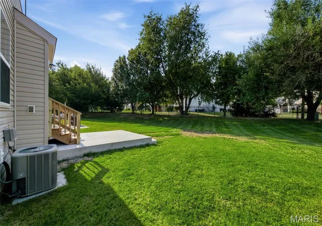 Listing Photo 2 - Condo for sale in building located at 330 Willott Sq Dr, Saint Peters, MO 63376 - Unit #