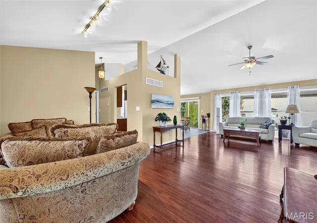 Photo 3 of Single family home for sale at 1093 Renfrew Ln, O Fallon, MO 63366 | MLS# MIS26057417 | Listing updated on 2026-10-26
