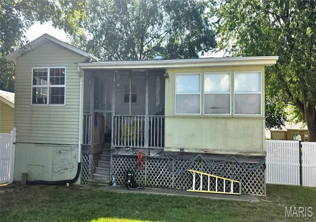Photo 4 of Single family home for sale at 1702 Fieldcrest Dr, Sparta, IL 62286 | MLS# MIS26057425 | Listing updated on 2026-10-09
