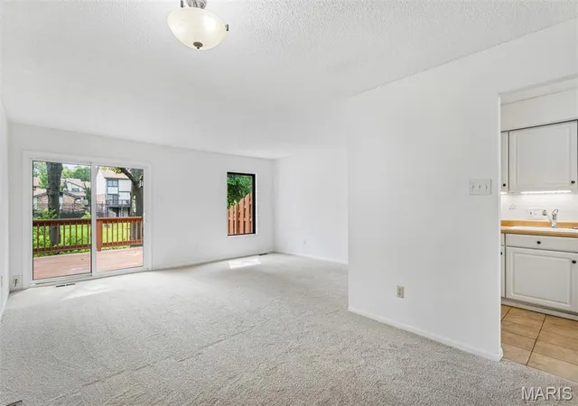 Photo 4 of Townhouse for sale at 2044 Falling Brk Dr, Maryland Heights, MO 63043 | MLS# MIS26057427 | Listing updated on 2026-09-04
