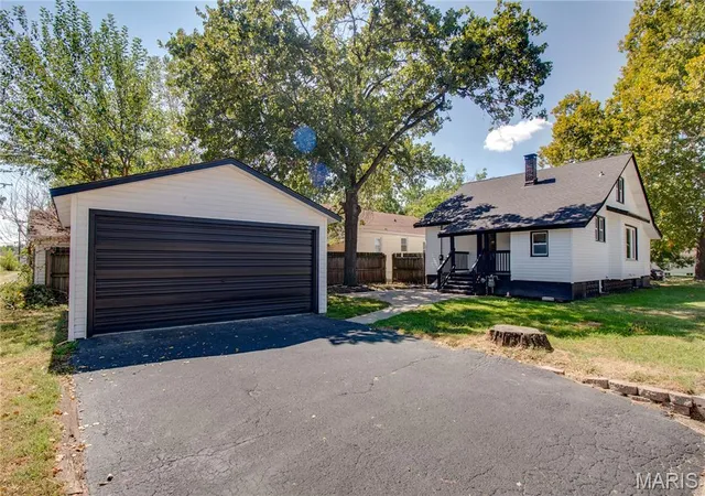 Photo 47 of Single family home for sale at 575 Hamilton Ave, Wood River, IL 62095 | MLS# MIS26057429 | Listing updated on 2026-09-10
