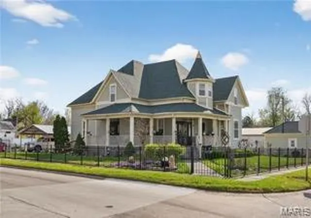Single family home for sale at 303 Dorothy St, Sikeston, MO 63801 | MLS# MIS26057430