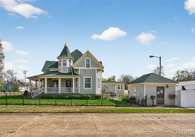 Photo 3 of Single family home for sale at 303 Dorothy St, Sikeston, MO 63801 | MLS# MIS26057430 | Listing updated on 2026-09-06