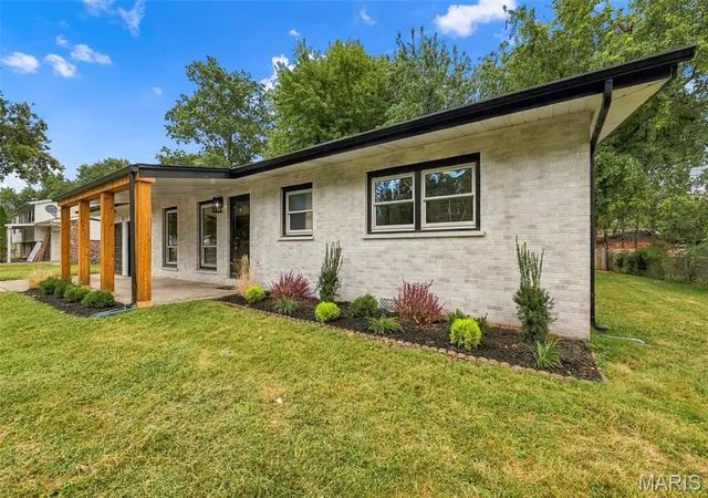 Single family home for sale at 210 S Duchesne Dr, Saint Charles, MO 63301 | MLS# MIS26057444