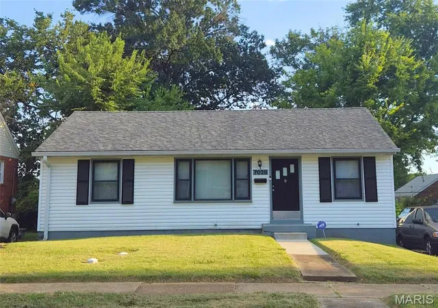 Photo 1 of Sale Pending at 7028 Julian Ave, Saint Louis, MO 63130 | MLS# MIS26057445 | Listing updated on 2026-10-08