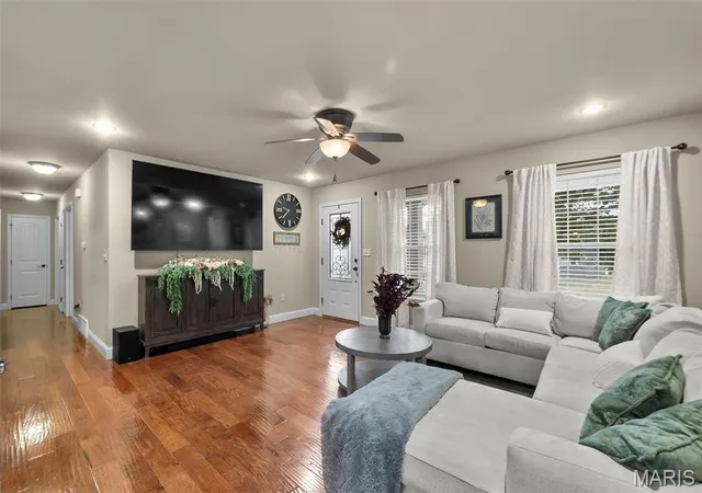 Photo 3 of Single family home for sale at 218 Silver Hawk Ln, Cape Girardeau, MO 63701 | MLS# MIS26057452 | Listing updated on 2026-09-20
