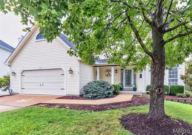 Photo 3 of Sale Pending at 332 Golden Cherry Dr, Wildwood, MO 63040 | MLS# MIS26057456 | Listing updated on 2026-09-18