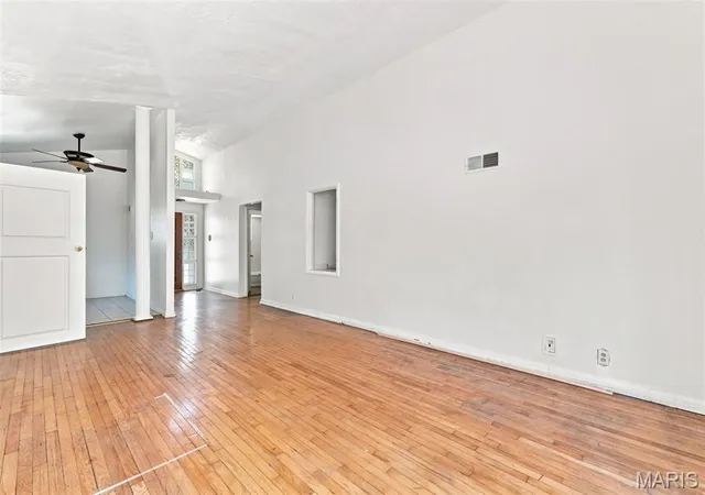 Photo 4 of Single family home for sale at 1145 Glenside Ln, Saint Louis, MO 63130 | MLS# MIS26057459 | Listing updated on 2026-09-04