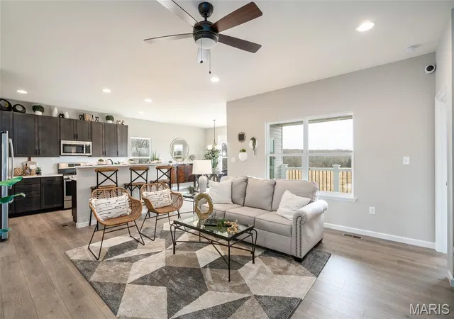 Photo 3 of Single family home for sale at 1643 Woods Ml Dr, Wentzville, MO 63385 | MLS# MIS26057460 | Listing updated on 2026-10-27
