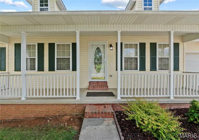 Photo 2 of Single family home for sale at 1655 Deerwood Dr, Jackson, MO 63755 | MLS# MIS26057462 | Listing updated on 2026-09-04