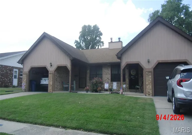 Listing Photo 3 - Condo for sale in building located at 3158 Yale Dr, Granite City, IL 62040