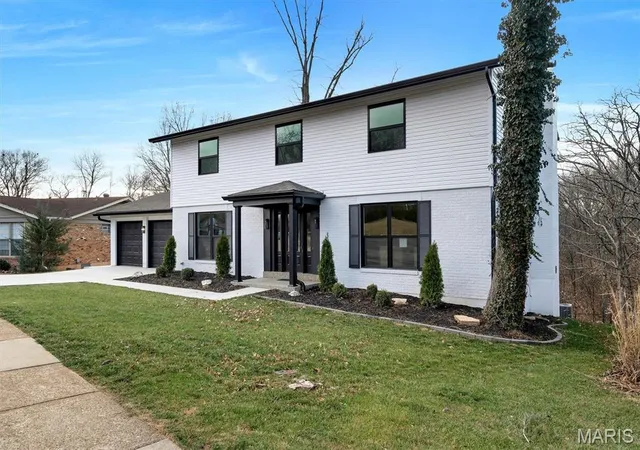Photo 3 of Single family home for sale at 4662 Britcastle Dr, Saint Louis, MO 63128 | MLS# MIS26057477 | Listing updated on 2026-09-08