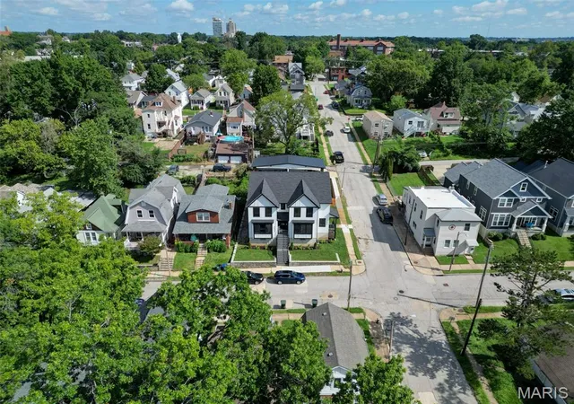 Photo 3 of Townhouse for sale at 6803 Nashville Ave, Saint Louis, MO 63139 | MLS# MIS26057482 | Listing updated on 2026-09-26
