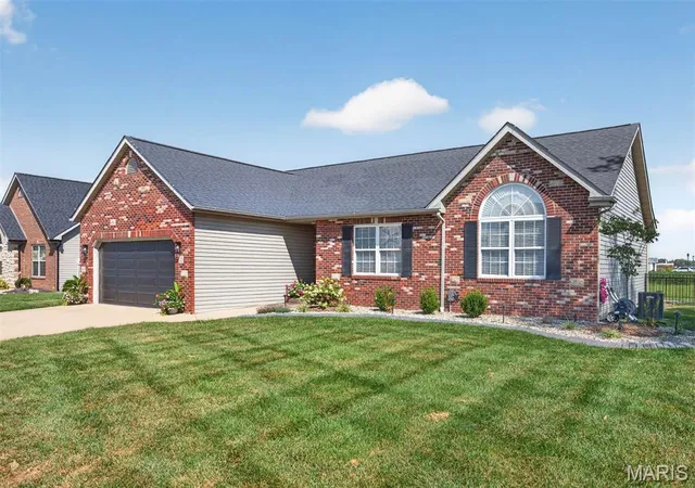 Photo 1 of Single family home for sale at 35 Whistling Straits Dr, Highland, IL 62249 | MLS# MIS26057493 | Listing updated on 2026-09-14