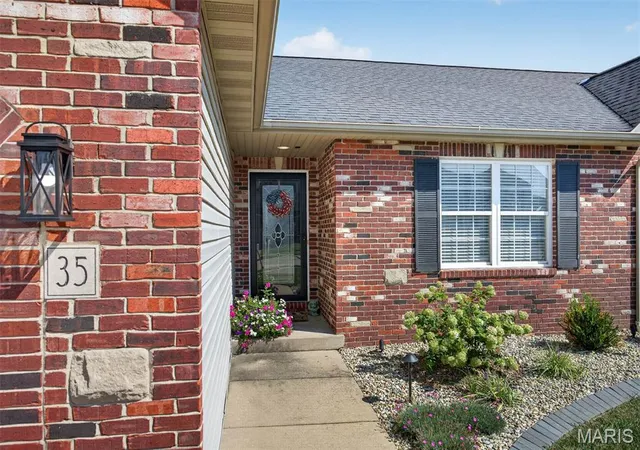 Photo 3 of Single family home for sale at 35 Whistling Straits Dr, Highland, IL 62249 | MLS# MIS26057493 | Listing updated on 2026-09-14