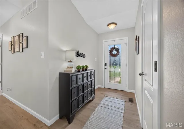 Photo 4 of Single family home for sale at 35 Whistling Straits Dr, Highland, IL 62249 | MLS# MIS26057493 | Listing updated on 2026-09-14