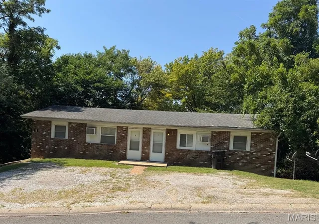 Photo 1 of Multi family home for sale at 11 Hi Pointe Dr, Belleville, IL 62223 | MLS# MIS26057495 | Listing updated on 2026-09-05