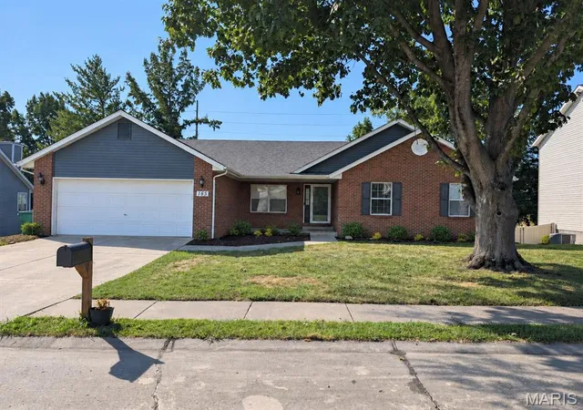 Photo 1 of Single family home for sale at 165 Liberty Xing, O Fallon, IL 62269 | MLS# MIS26057498 | Listing updated on 2026-09-16