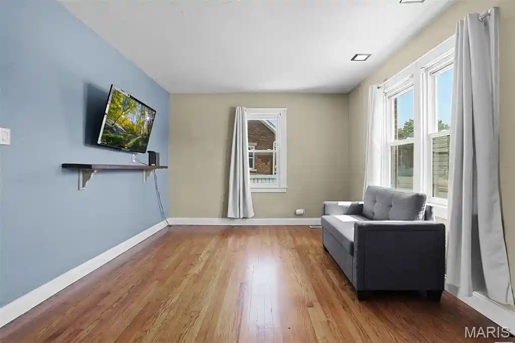 Photo 2 of Single family home for sale at 1513 Broadway, Highland, IL 62249 | MLS# MIS26057502 | Listing updated on 2026-10-26
